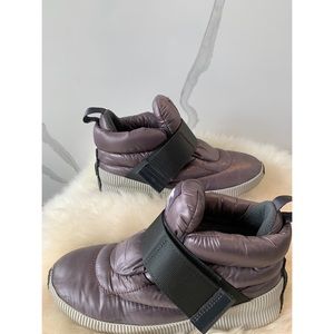 Sorel Out N About Puffy Waterproof Boots Size 7